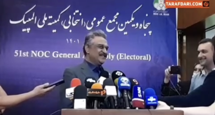 صحبتهای سلیمانی  رئیس فدراسیون اسکوواش  که با تاخیر وارد مجمع شده بود / فیلم