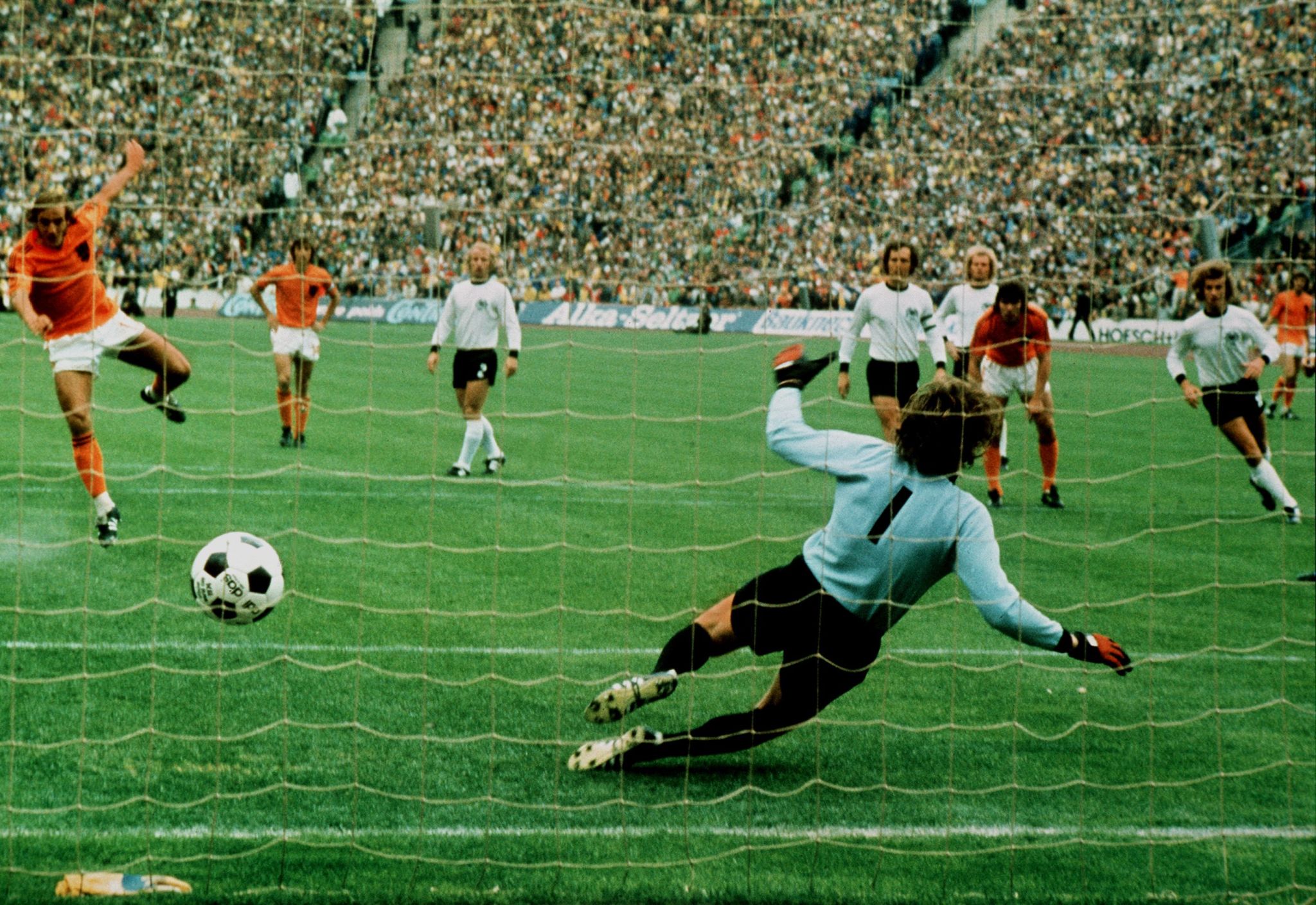 Футбол первая игра чемпионата. ЧМ 1974 Голландия. Сборная Голландии 1974.